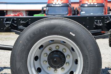 �ൺ��� JK6�п� 260���� 4X2 6.75�ײ�դʽ�ػ���(����)(�߶�)(CA5180CCYP28K1L4E6)ͼƬ