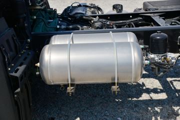 �ൺ��� JK6�п� 260���� 4X2 6.75�ײ�դʽ�ػ���(����)(�߶�)(CA5180CCYP28K1L4E6)ͼƬ