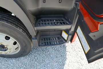 �ൺ��� JK6�п� 260���� 4X2 6.75�ײ�դʽ�ػ���(����)(�ж�)(CA5180CCYP28K1L4E6)ͼƬ