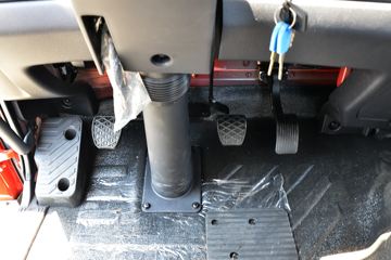 �ൺ��� JK6�п� 260���� 4X2 6.75�ײ�դʽ�ػ���(����)(�ж�)(CA5180CCYP28K1L4E6)ͼƬ