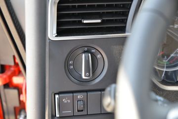 �ൺ��� JK6�п� 260���� 4X2 6.75�ײ�դʽ�ػ���(����)(�ж�)(CA5180CCYP28K1L4E6)ͼƬ