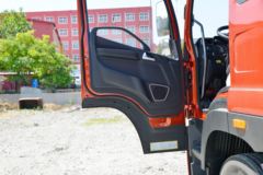 青岛解放 JK6中卡 260马力 4X2 6.75米仓栅式载货车(国六)(中顶)(CA5180CCYP28K1L4E6)