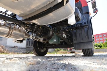 �ൺ��� JK6�п� 260���� 4X2 6.75�ײ�դʽ�ػ���(����)(�ж�)(CA5180CCYP28K1L4E6)ͼƬ