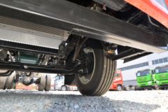 青岛解放 JK6中卡 260马力 4X2 6.75米仓栅式载货车(国六)(中顶)(CA5180CCYP28K1L4E6)