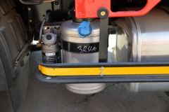 解放 J6F 180马力 4.82米排半栏板轻卡(国六)