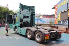 青岛解放 鹰途 商务舱 620马力 6X4 AMT自动挡牵引车(国六)(CA4257P35K18T1E6A80)