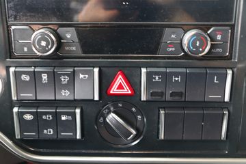 �ൺ��� ӥ; ����� 620���� 6X4 AMT�Զ���ǣ����(����)(CA4257P35K18T1E6A80)ͼƬ