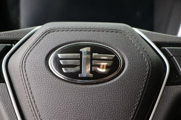 �ൺ��� ӥ; ����� 620���� 6X4 AMT�Զ���ǣ����(����)(CA4257P35K18T1E6A80)ͼƬ