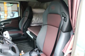 �ൺ��� ӥ; ����� 620���� 6X4 AMT�Զ���ǣ����(����)(CA4257P35K18T1E6A80)ͼƬ