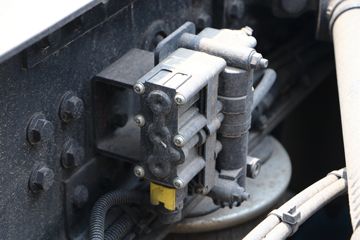 �ൺ��� ӥ; ����� 620���� 6X4 AMT�Զ���ǣ����(����)(CA4257P35K18T1E6A80)ͼƬ