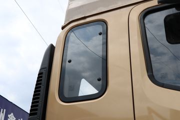 ���� ����˹T9 220���� 4X2 6.8���Ű������ػ���(����)ͼƬ