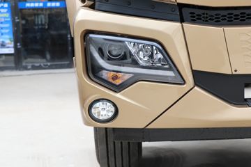 ���� ����˹T9 220���� 4X2 6.8���Ű������ػ���(����)ͼƬ