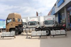 江淮 德沃斯T9 220马力 4X2 6.8米排半栏板载货车(国六)