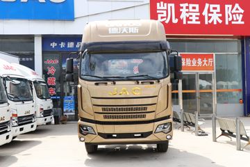 江淮 德沃斯T9 220马力 4X2 6.8米排半栏板载货车(国六)