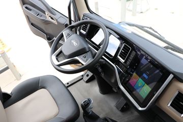 ���� ����˹T9 220���� 4X2 6.8���Ű������ػ���(����)ͼƬ