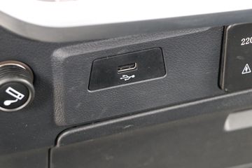 ���� ����˹T9 220���� 4X2 6.8���Ű������ػ���(����)ͼƬ