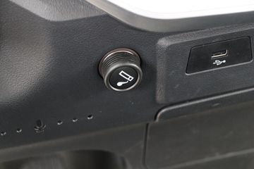 ���� ����˹T9 220���� 4X2 6.8���Ű������ػ���(����)ͼƬ