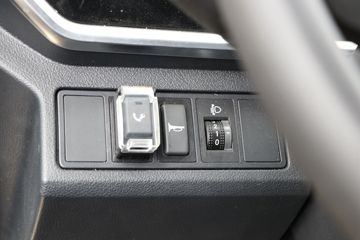 ���� ����˹T9 220���� 4X2 6.8���Ű������ػ���(����)ͼƬ