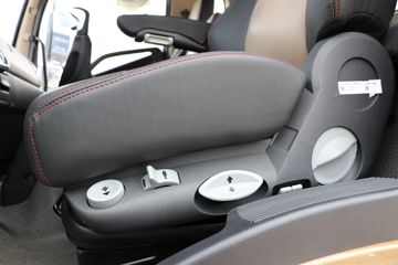 ���� ����˹T9 220���� 4X2 6.8���Ű������ػ���(����)ͼƬ