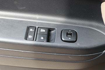 ���� ����˹T9 220���� 4X2 6.8���Ű������ػ���(����)ͼƬ