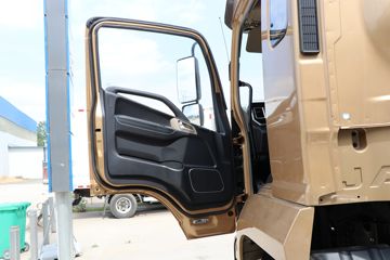 ���� ����˹T9 220���� 4X2 6.8���Ű������ػ���(����)ͼƬ