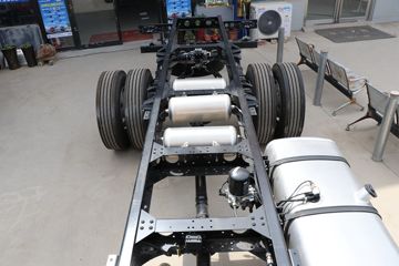 ���� ����˹T9 220���� 4X2 6.8���Ű������ػ���(����)ͼƬ