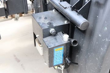 ���� ����˹T9 220���� 4X2 6.8���Ű������ػ���(����)ͼƬ