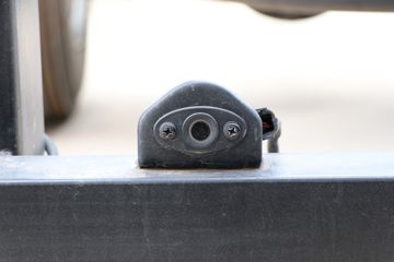 ���� ����˹T9 220���� 4X2 6.8���Ű������ػ���(����)ͼƬ