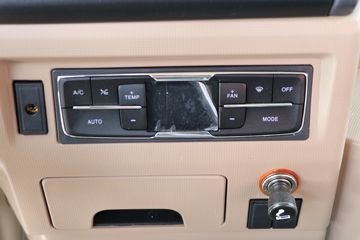 �й����� HOWO TX 250���� 4X2 9.6����ʽ�ػ���(����)(ZZ5187XXYN711GF1L)ͼƬ