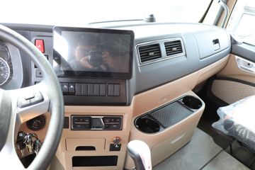 �й����� HOWO TX 250���� 4X2 9.6����ʽ�ػ���(����)(ZZ5187XXYN711GF1L)ͼƬ