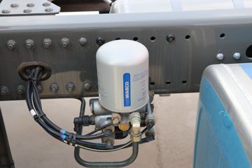 �й����� HOWO TX 250���� 4X2 9.6����ʽ�ػ���(����)(ZZ5187XXYN711GF1L)ͼƬ