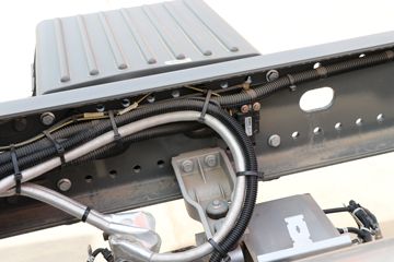 �й����� HOWO TX 250���� 4X2 9.6����ʽ�ػ���(����)(ZZ5187XXYN711GF1L)ͼƬ