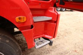 德龙新M3000&nbsp;牵引车驾驶室                                               图片