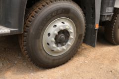 陕汽重卡 德龙M3000S 400马力 8X4 6.5米自卸车(国六)(SX3319HD346)