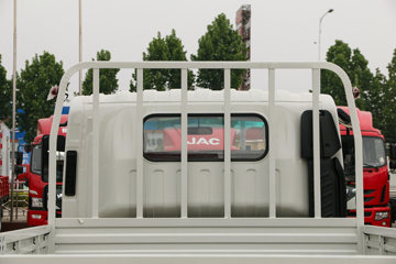 ���� ˧��Q6 130���� 4.18�׵��������Ῠ(����)ͼƬ