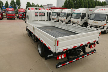 ���� ˧��Q6 130���� 4.18�׵��������Ῠ(����)ͼƬ