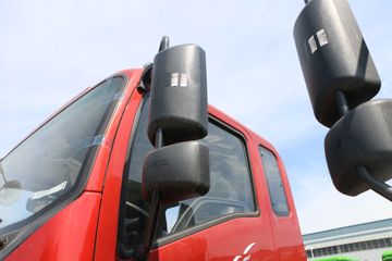 �������� 7ϵ 220���� 4X2 3.8���Ű���ж��(����)ͼƬ