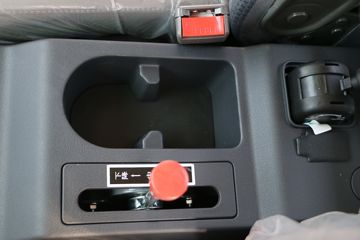 �������� 7ϵ 220���� 4X2 3.8���Ű���ж��(����)ͼƬ