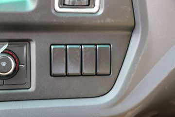 �������� 7ϵ 220���� 4X2 3.8���Ű���ж��(����)ͼƬ