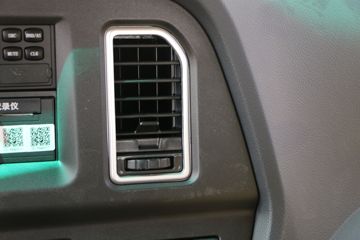 �������� 7ϵ 220���� 4X2 3.8���Ű���ж��(����)ͼƬ