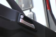 重汽王牌 7系 220马力 4X2 3.8米排半自卸车(国六)(CDW3181A2Q6)