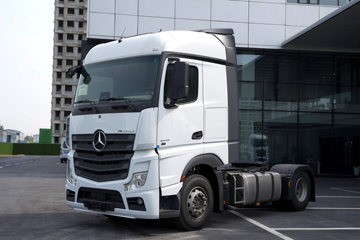 奔驰 新Actros重卡 450马力 4X2 牵引车(型号1845 LS)(国六)