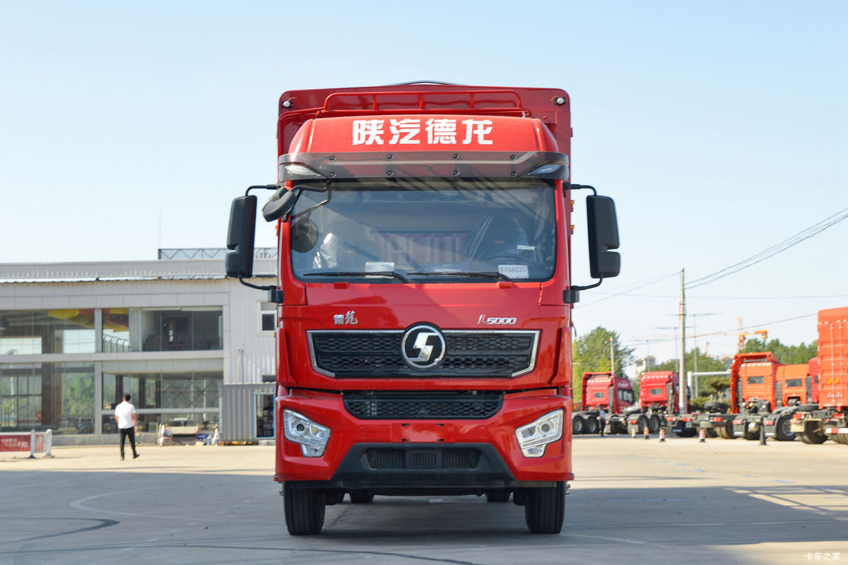 陕汽重卡 德龙L5000 菁英版 300马力 6X2 7.9米仓栅式载货车(国六)