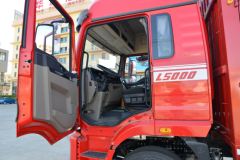 陕汽重卡 德龙L5000 绿通版 240马力 4X2 6.8米仓栅式载货车(国六)(SX5189CCYLA501F2)