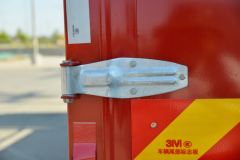 陕汽重卡 德龙L5000 绿通版 240马力 4X2 6.8米仓栅式载货车(国六)(SX5189CCYLA501F2)