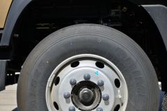 福田 奥铃大黄蜂 Home版 230马力 6.8米排半仓栅式载货车(国六)(BJ5186CCYLPFK-AD1)