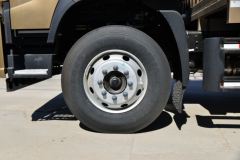 福田 奥铃大黄蜂 Home版 230马力 6.8米排半仓栅式载货车(国六)(BJ5186CCYLPFK-AD1)