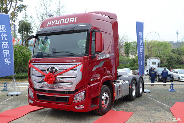 新一代创虎 牵引车