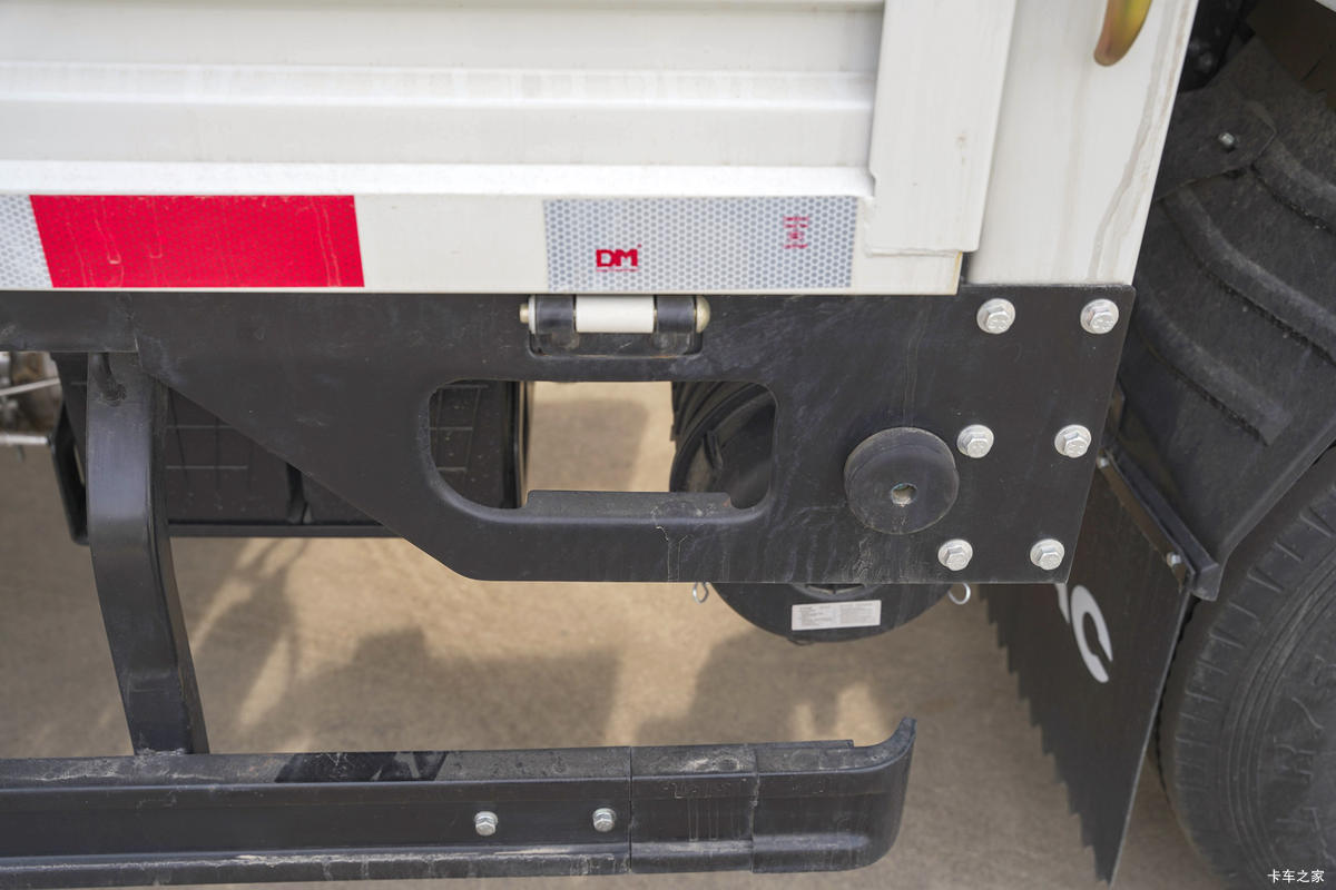 ���� ����J5 ƽ̨�� 132���� 4.18�׵��������Ῠ(����)(HFC1045P22K1C7S)��װ                                                