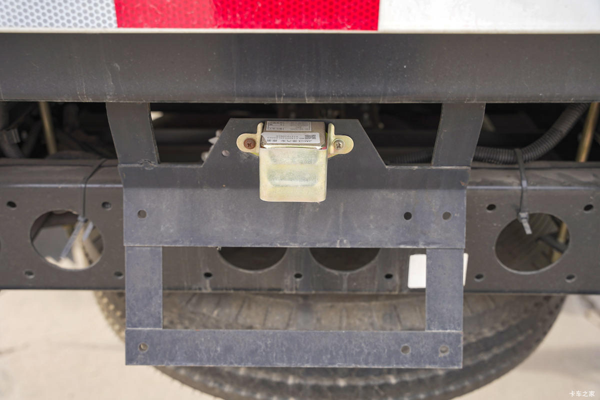 ���� ����J5 ƽ̨�� 132���� 4.18�׵��������Ῠ(����)(HFC1045P22K1C7S)��װ                                                